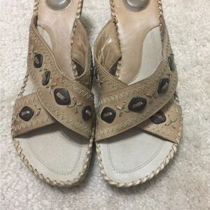 Nurture Women’s Leather Southwest Open Toe Slide On Samdals. Size 8